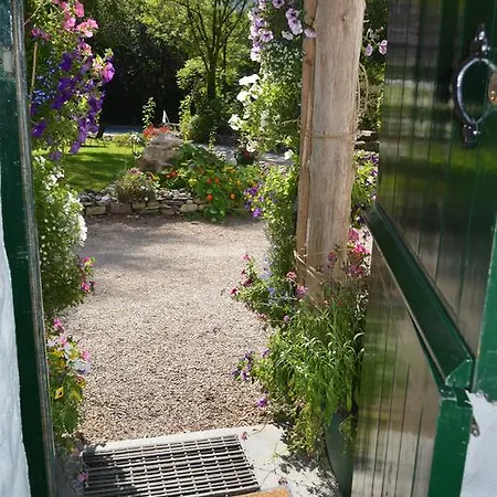 Lissyclearig Thatched Bed and breakfast