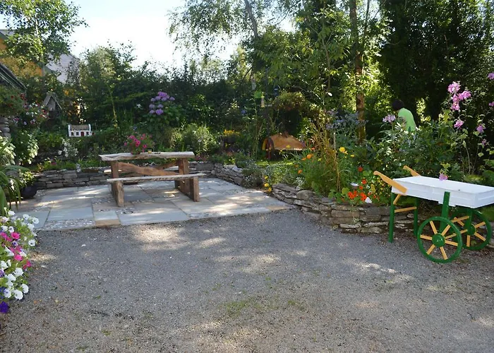 Lissyclearig Thatched Bed & Breakfast Kenmare